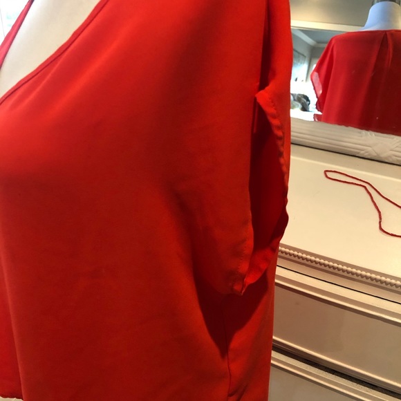 Red top - Picture 3 of 4